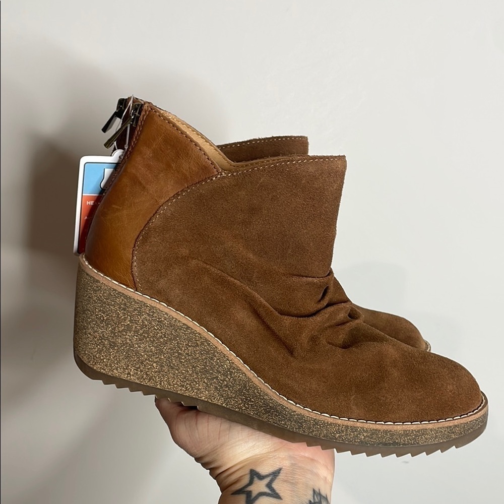 Aetrex | Brown Kara Ankle Wedge Suede Boots Size 10.5-11 NWOB - Picture 2 of 6